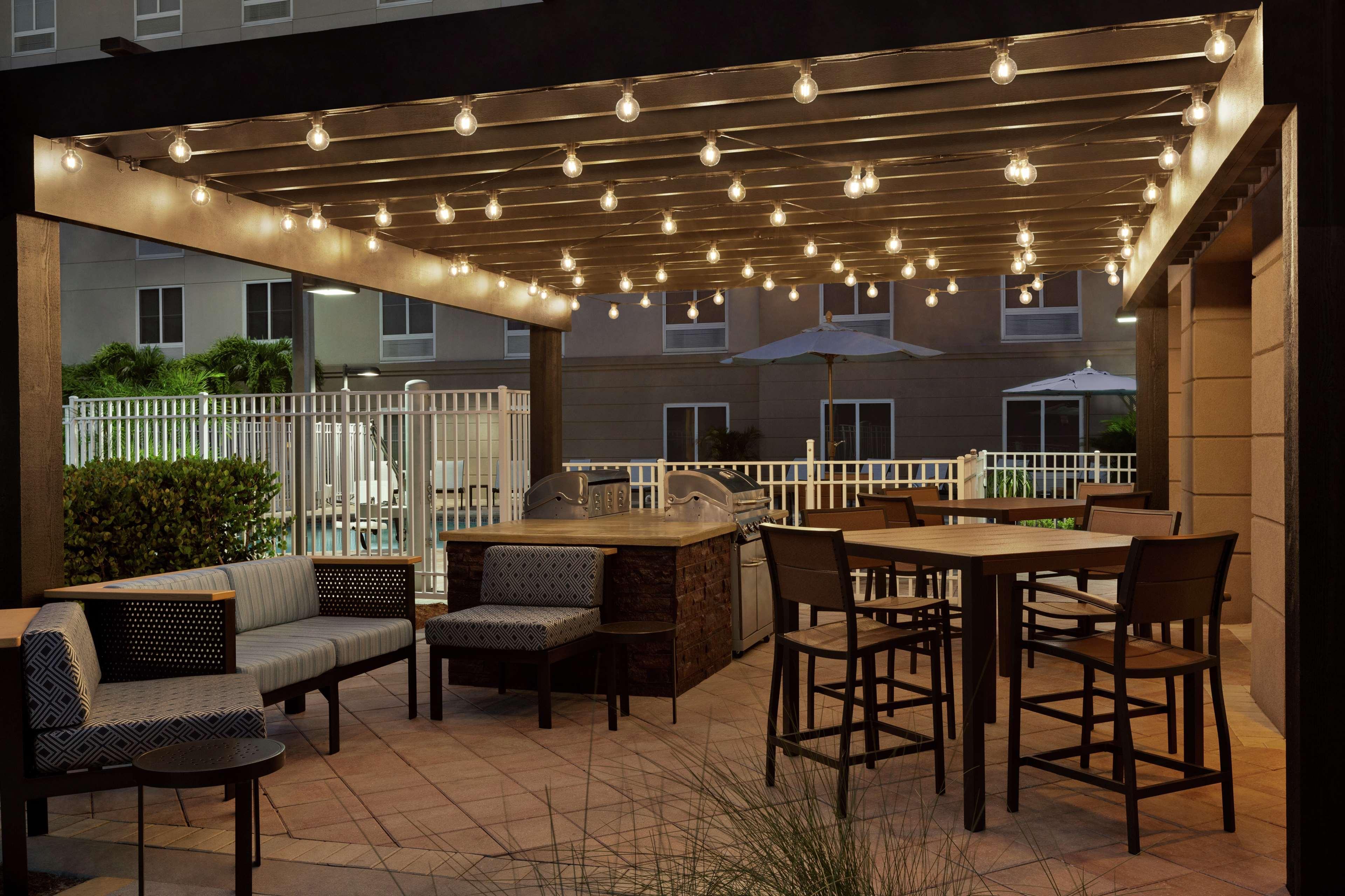 Homewood Suites Fort Myers Airport - Fgcu Exterior photo